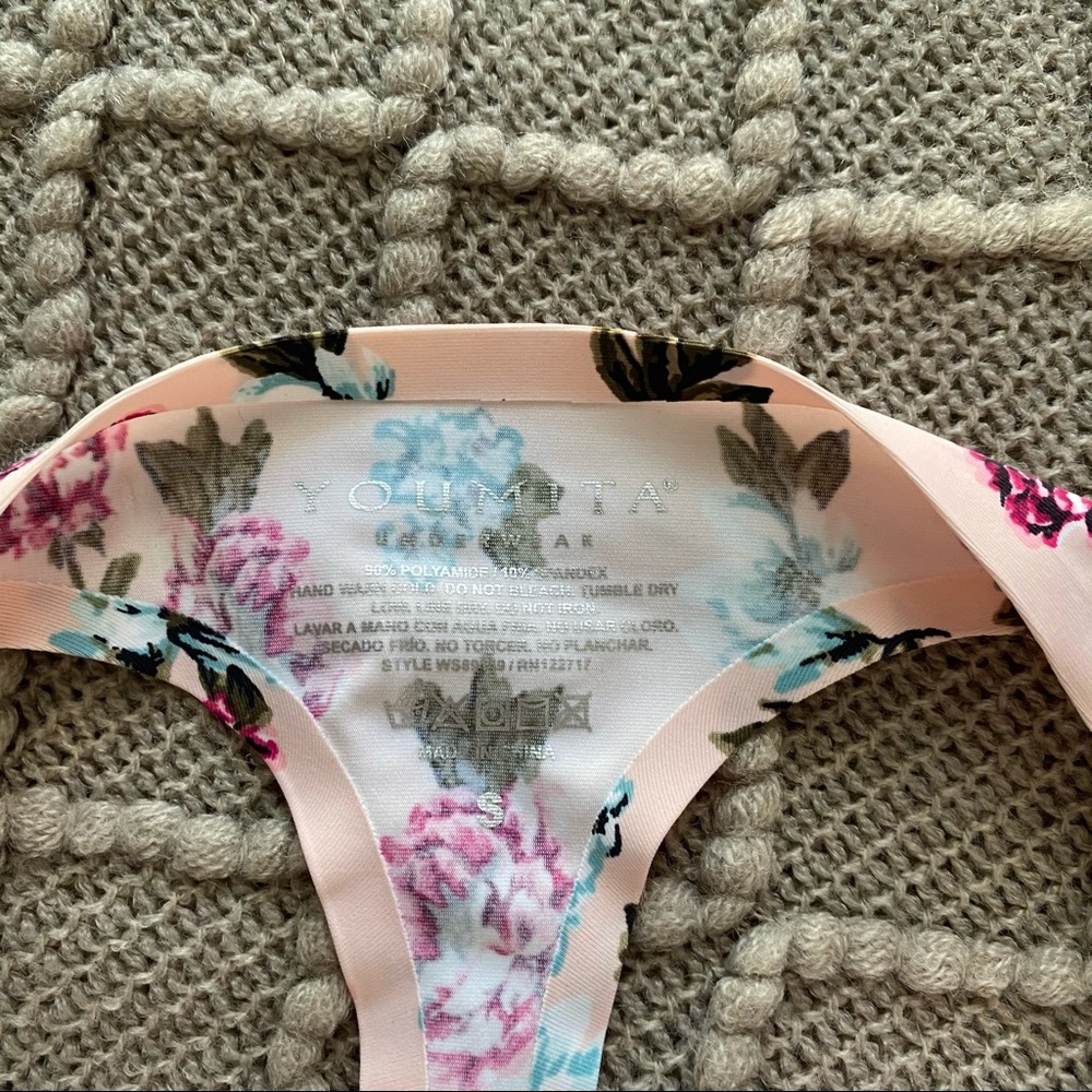 RESTOCK Seamless Laser Cut Thong - Picture 3 of 5